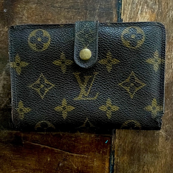 Louis Vuitton Wallet . Beautiful Authentic - Picture 5 of 8